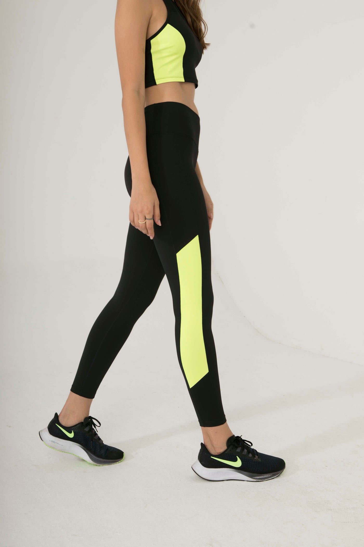 MARATHON LEGGING IN BLACK/LIME