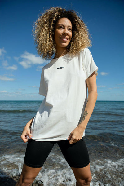 PRIMARY OVERSIZE TEE IN WHITE - Kemi Active