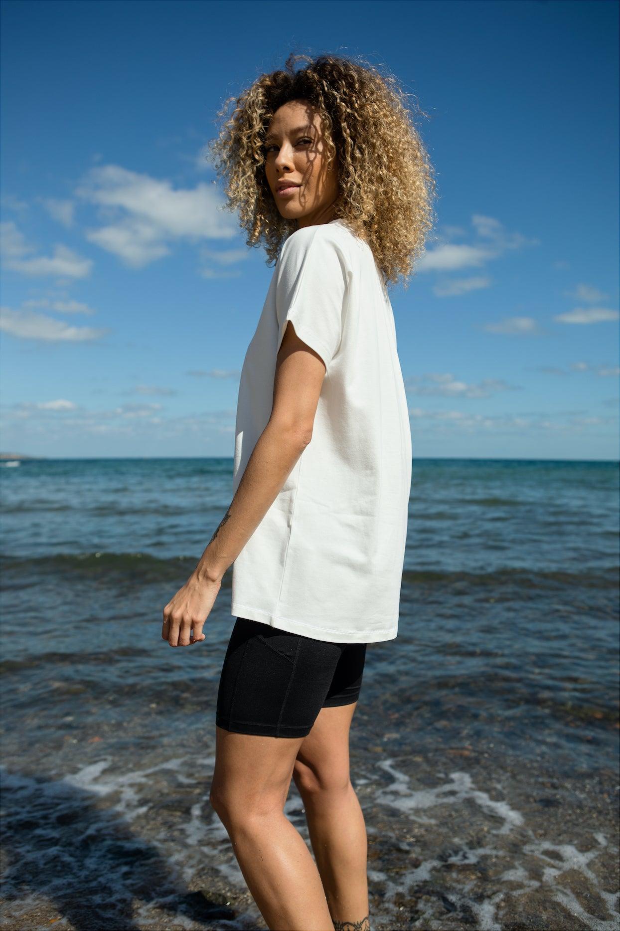 PRIMARY OVERSIZE TEE IN WHITE - Kemi Active