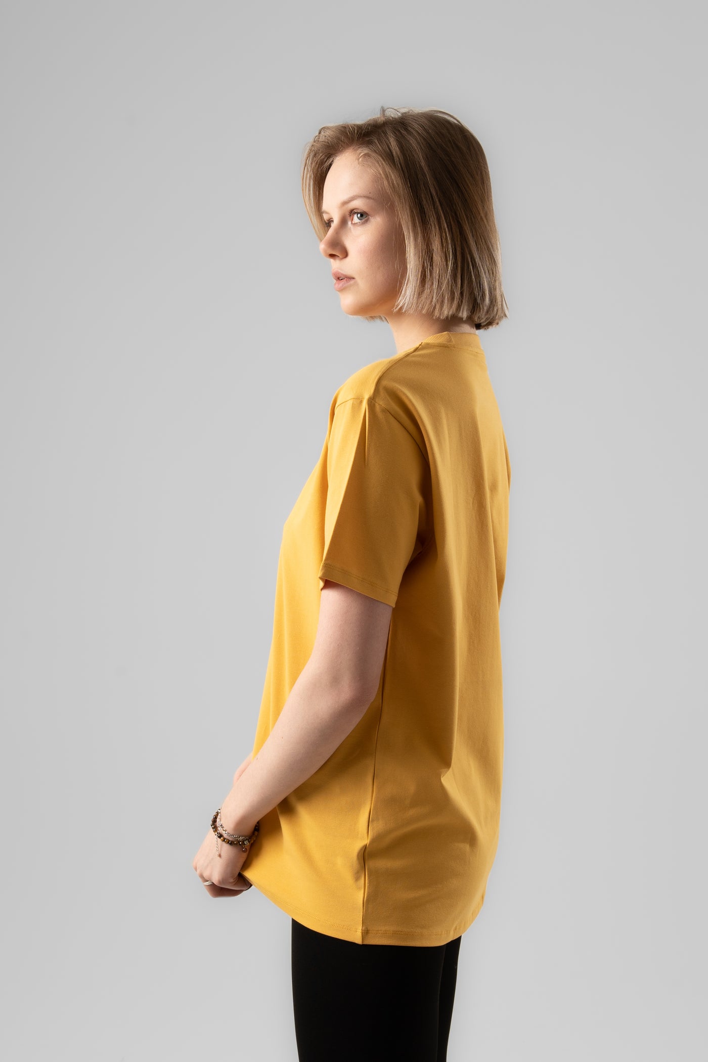 PRIMARY TEE IN BUTTERSCOTCH