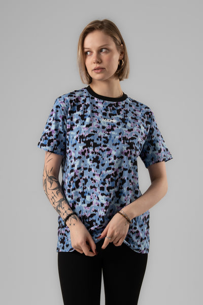 PRIMARY TEE IN BLUE LEOPARD PRINT