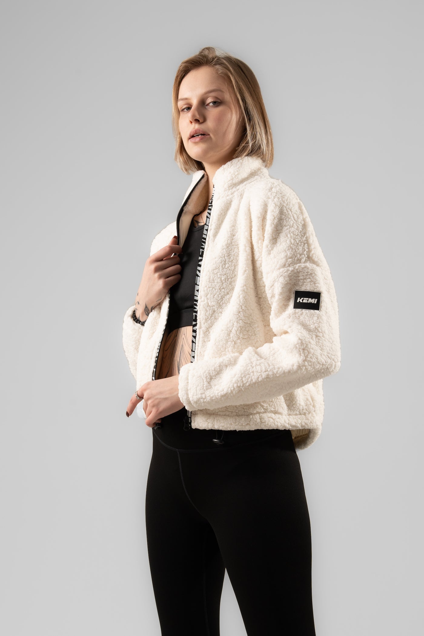 TOPSPIN SHERPA JACKET IN WHITE