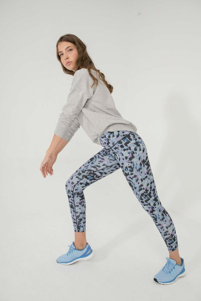 OFF COURT LEGGING IN BLUE LEOPARD PRINT - Kemi Active