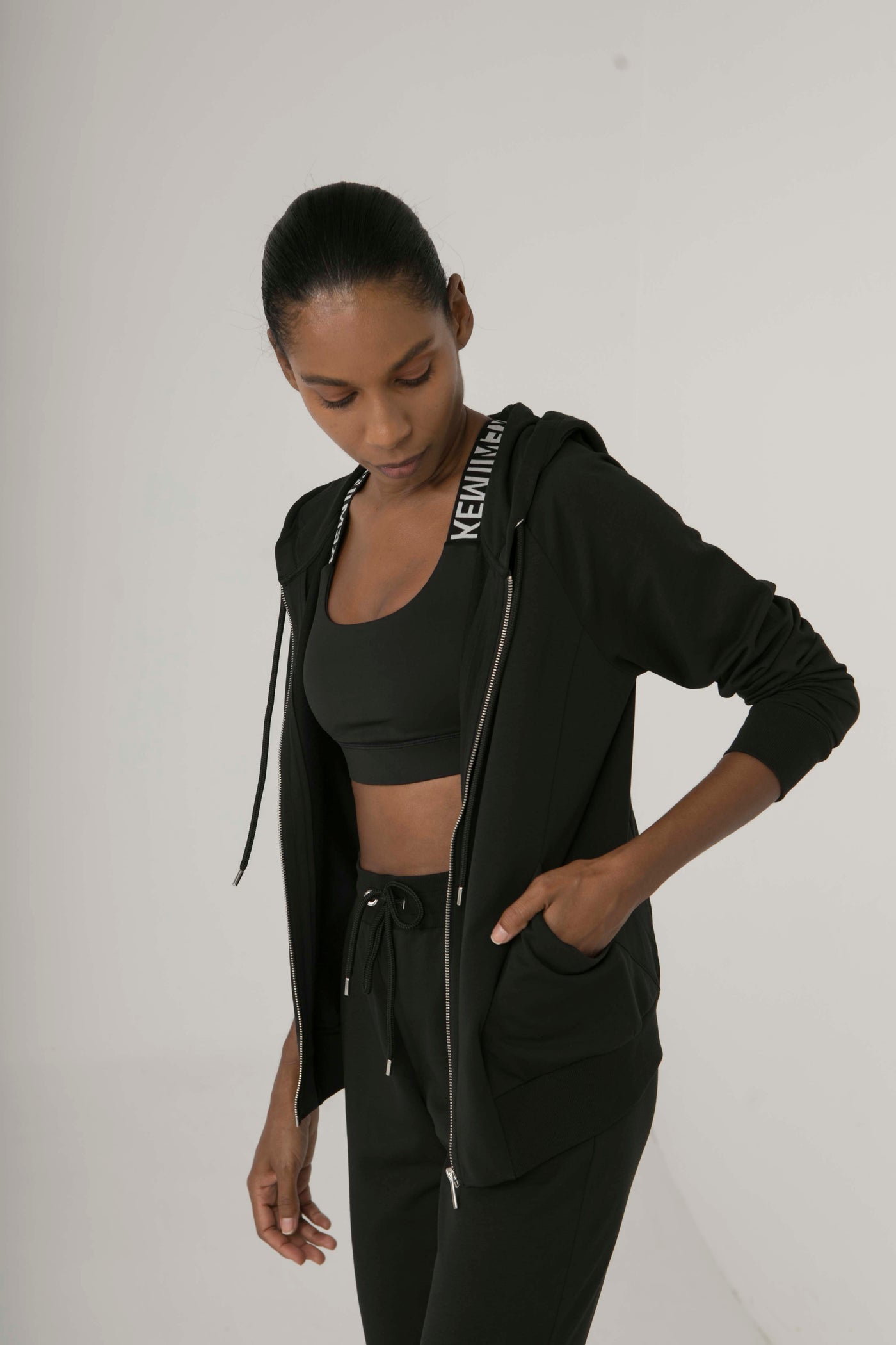 INTENSITY JACKET IN BLACK