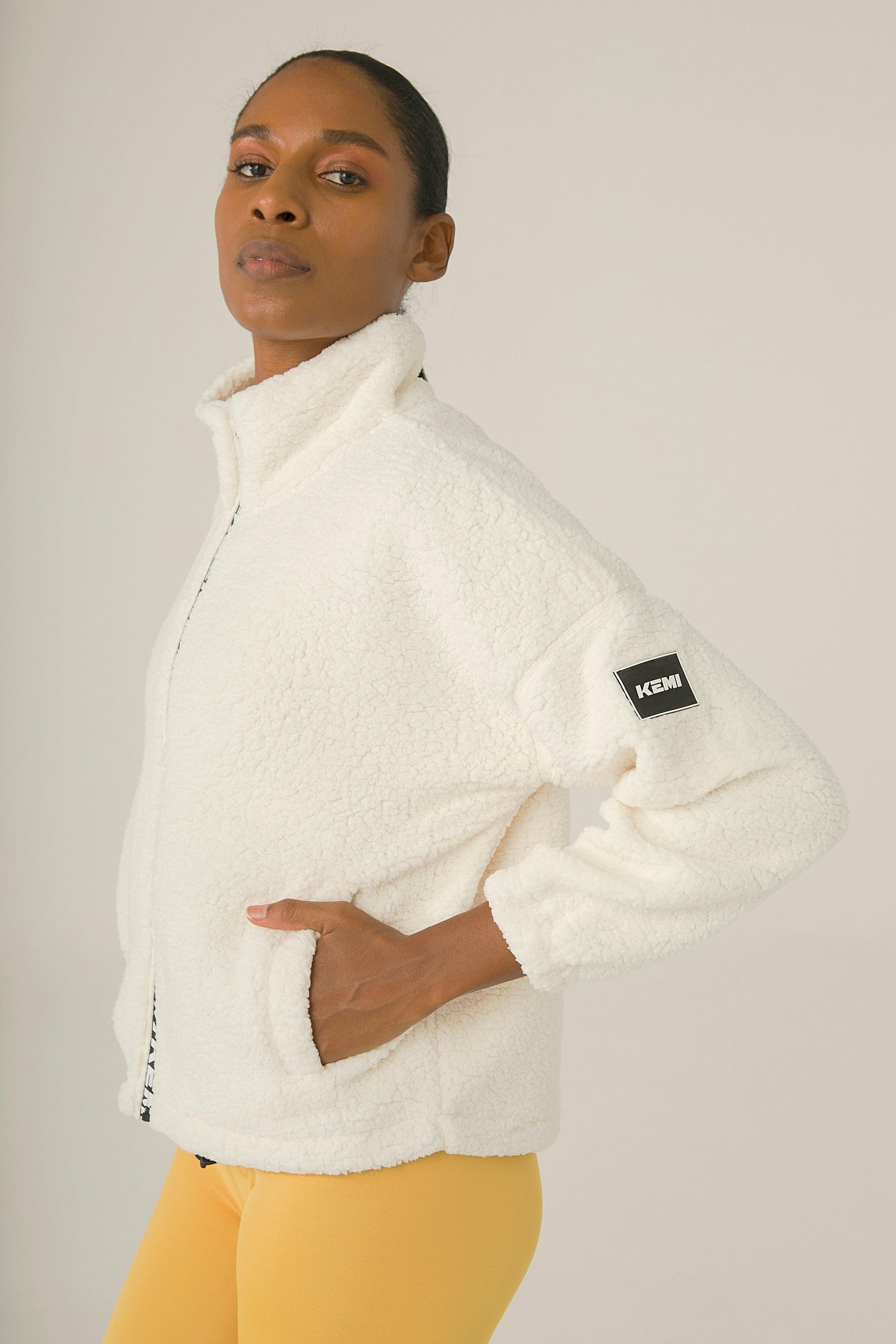 TOPSPIN SHERPA JACKET IN WHITE - Kemi Active